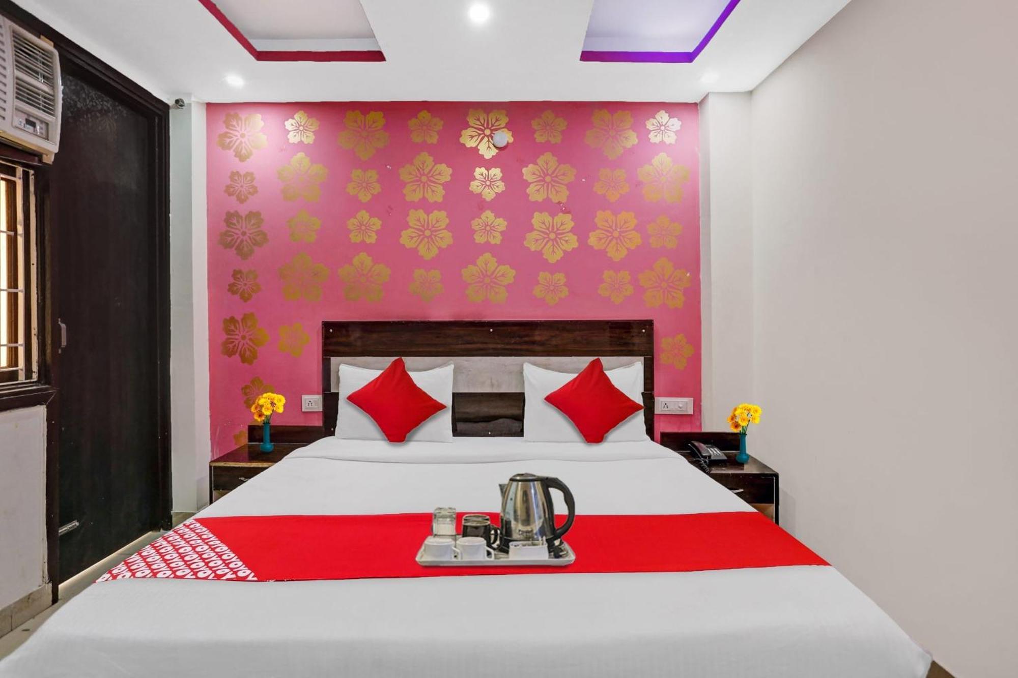 Hotel O Hotel Blue Orchid Ню Делхи Екстериор снимка