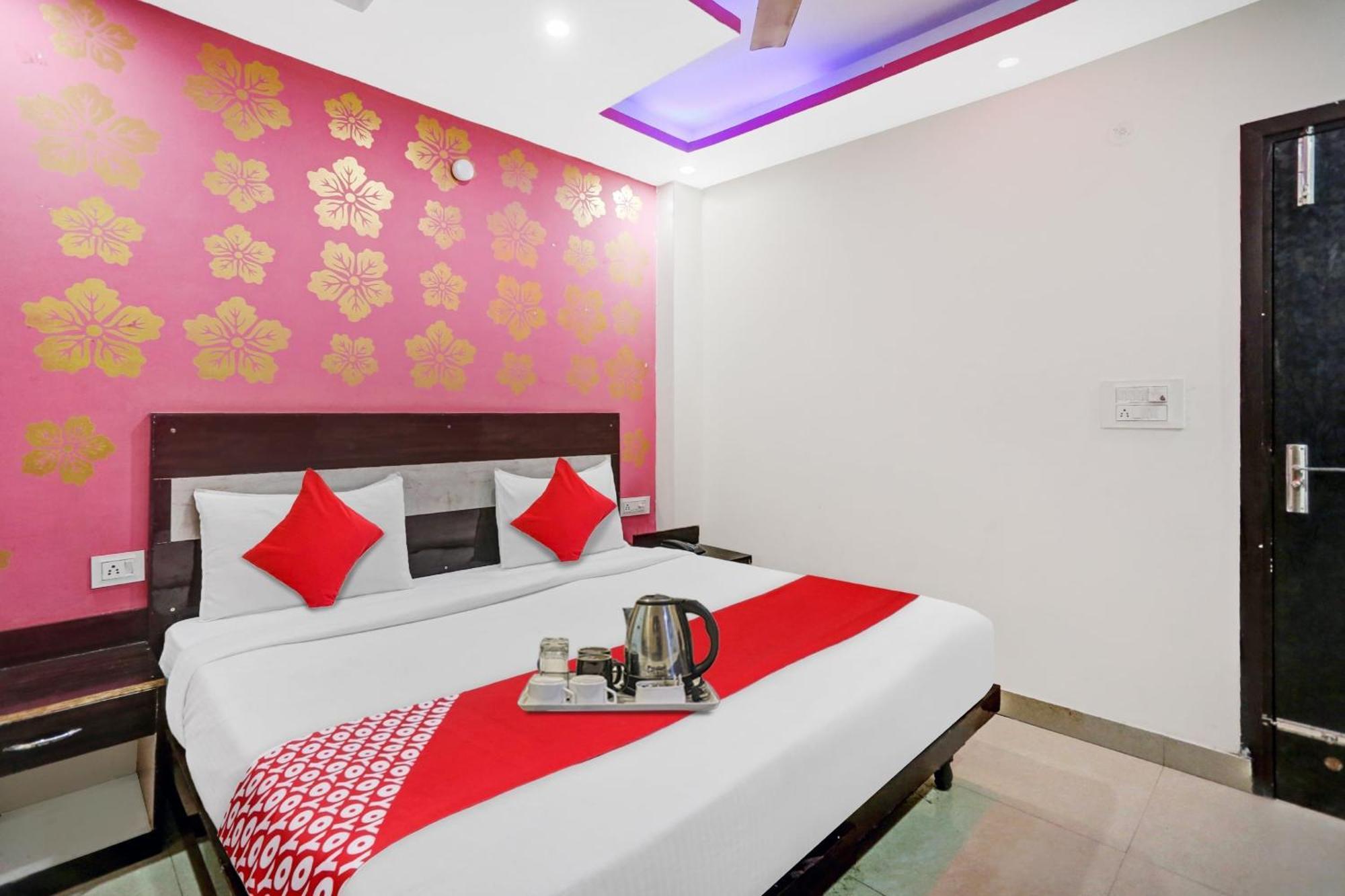 Hotel O Hotel Blue Orchid Ню Делхи Екстериор снимка