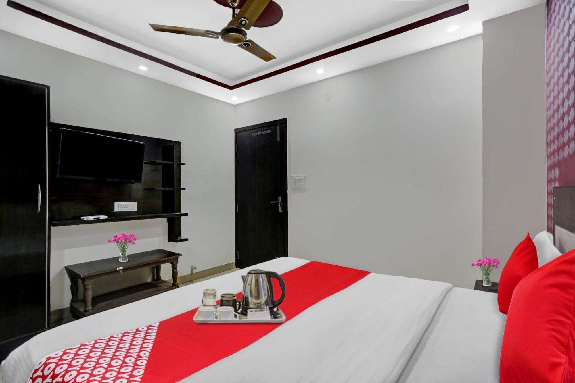 Hotel O Hotel Blue Orchid Ню Делхи Екстериор снимка