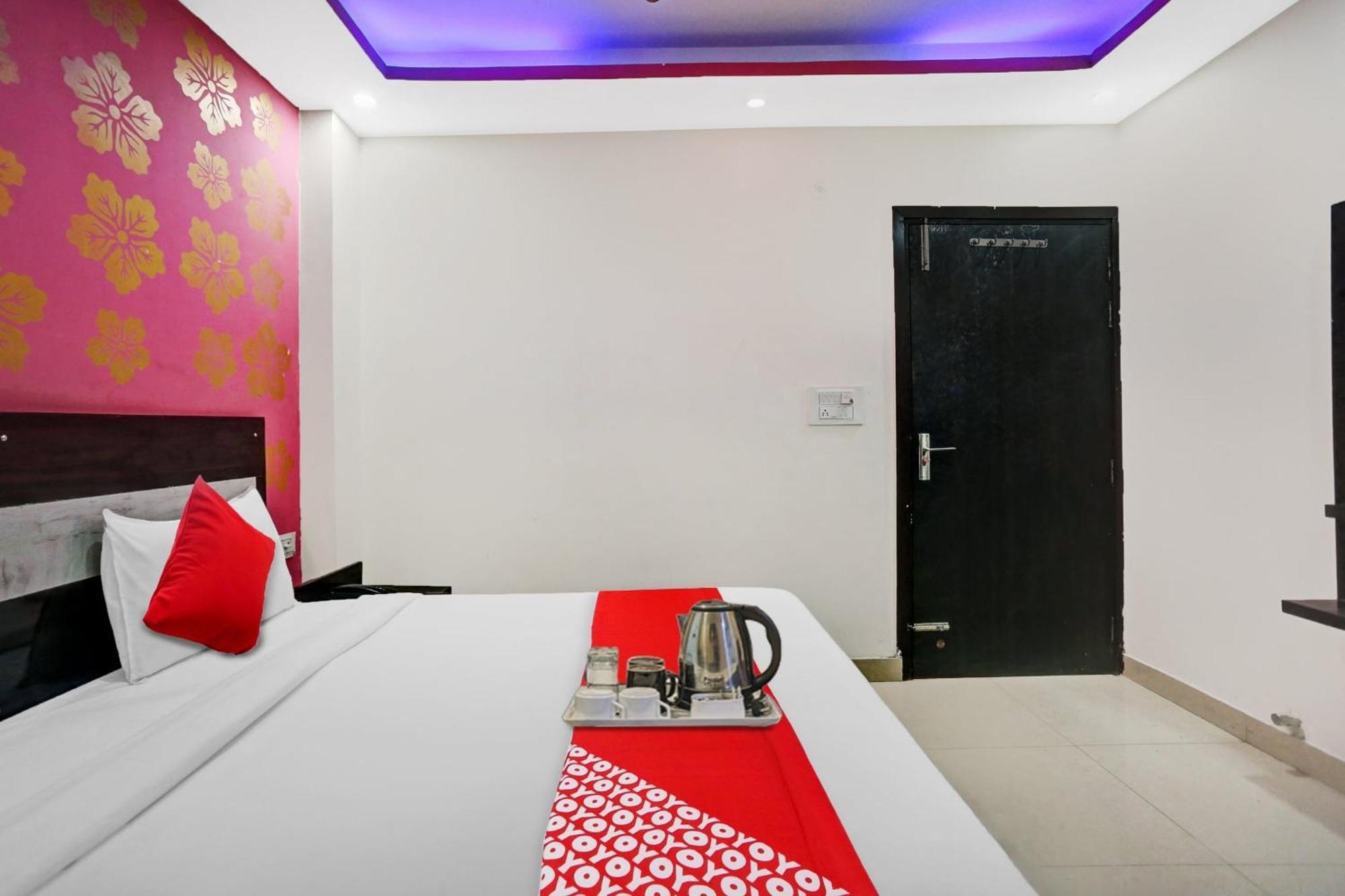 Hotel O Hotel Blue Orchid Ню Делхи Екстериор снимка