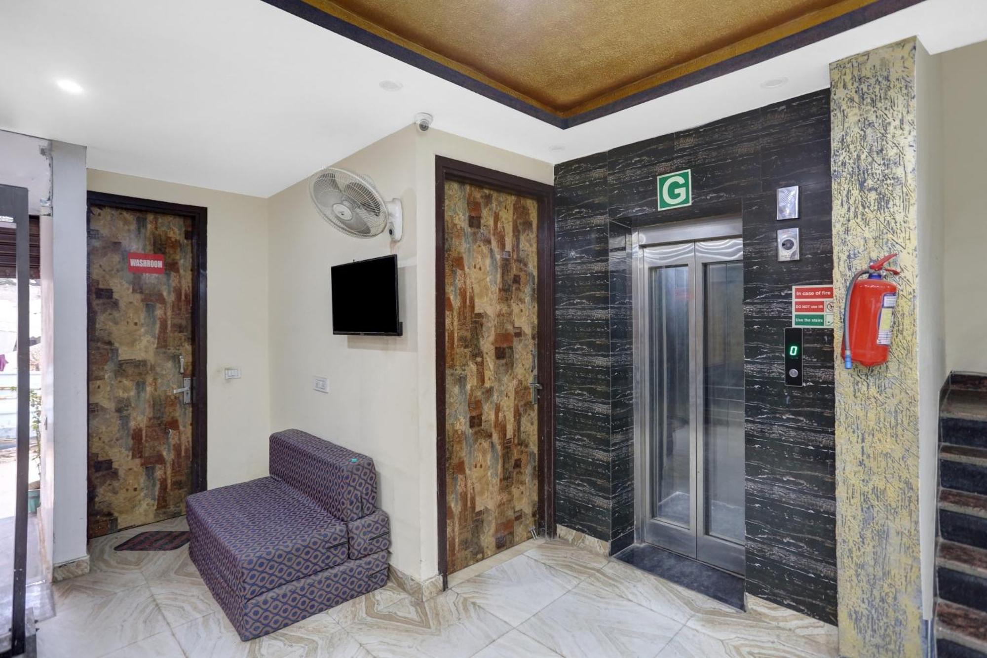 Hotel O Hotel Blue Orchid Ню Делхи Екстериор снимка