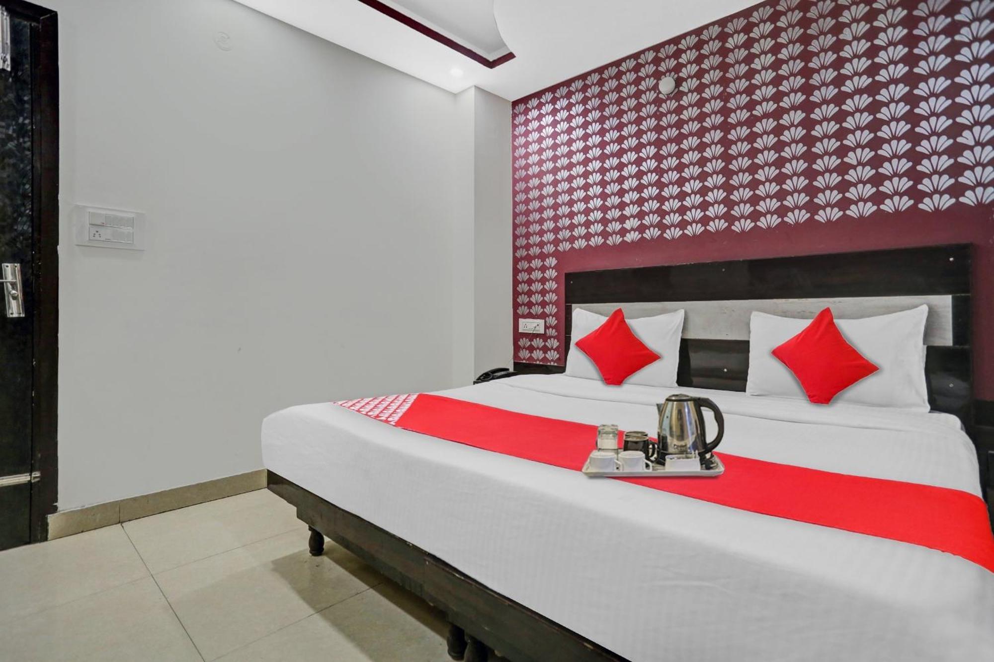 Hotel O Hotel Blue Orchid Ню Делхи Екстериор снимка