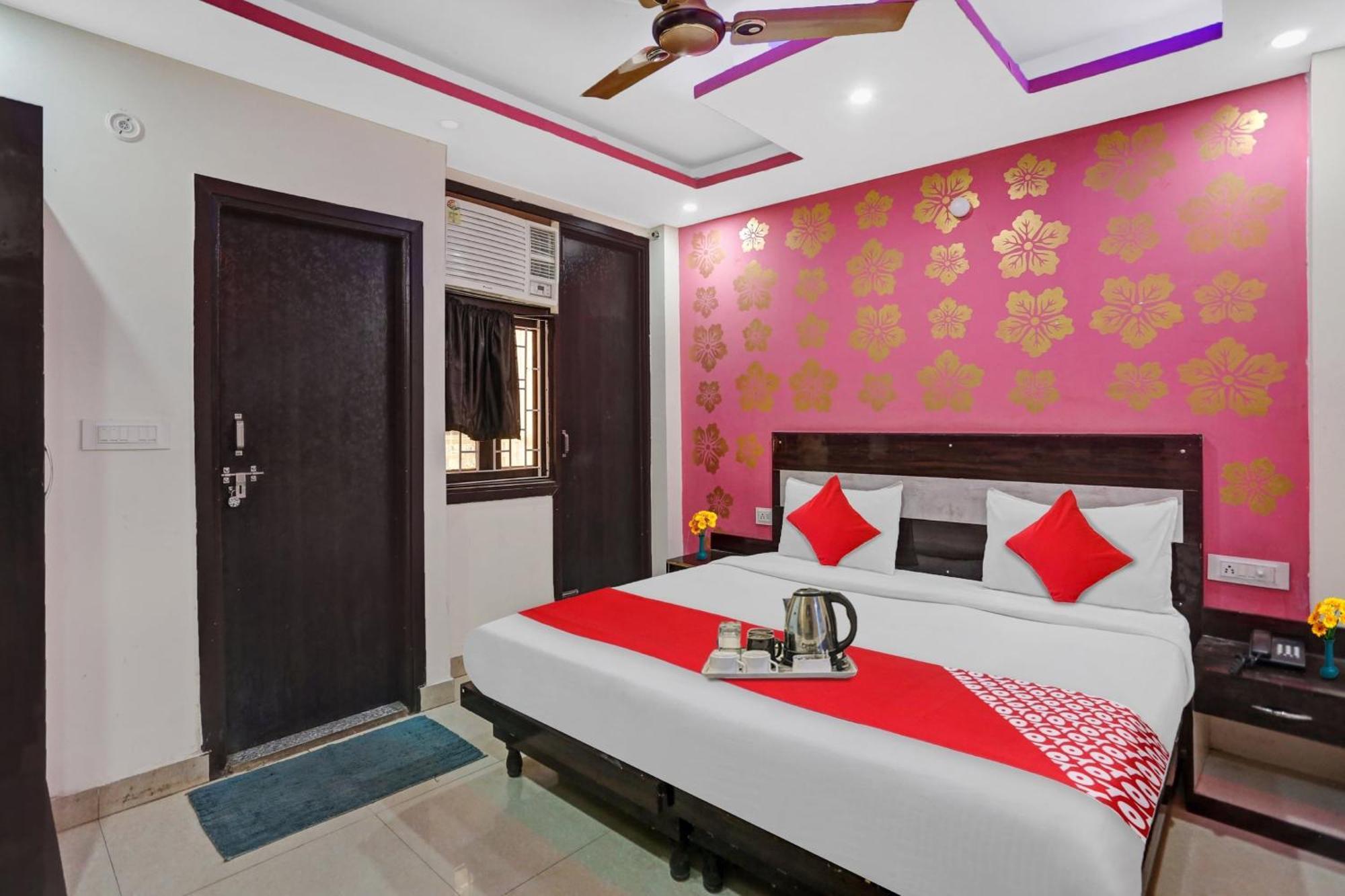 Hotel O Hotel Blue Orchid Ню Делхи Екстериор снимка
