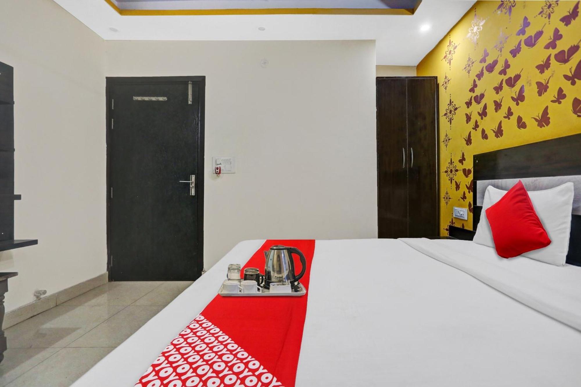 Hotel O Hotel Blue Orchid Ню Делхи Екстериор снимка