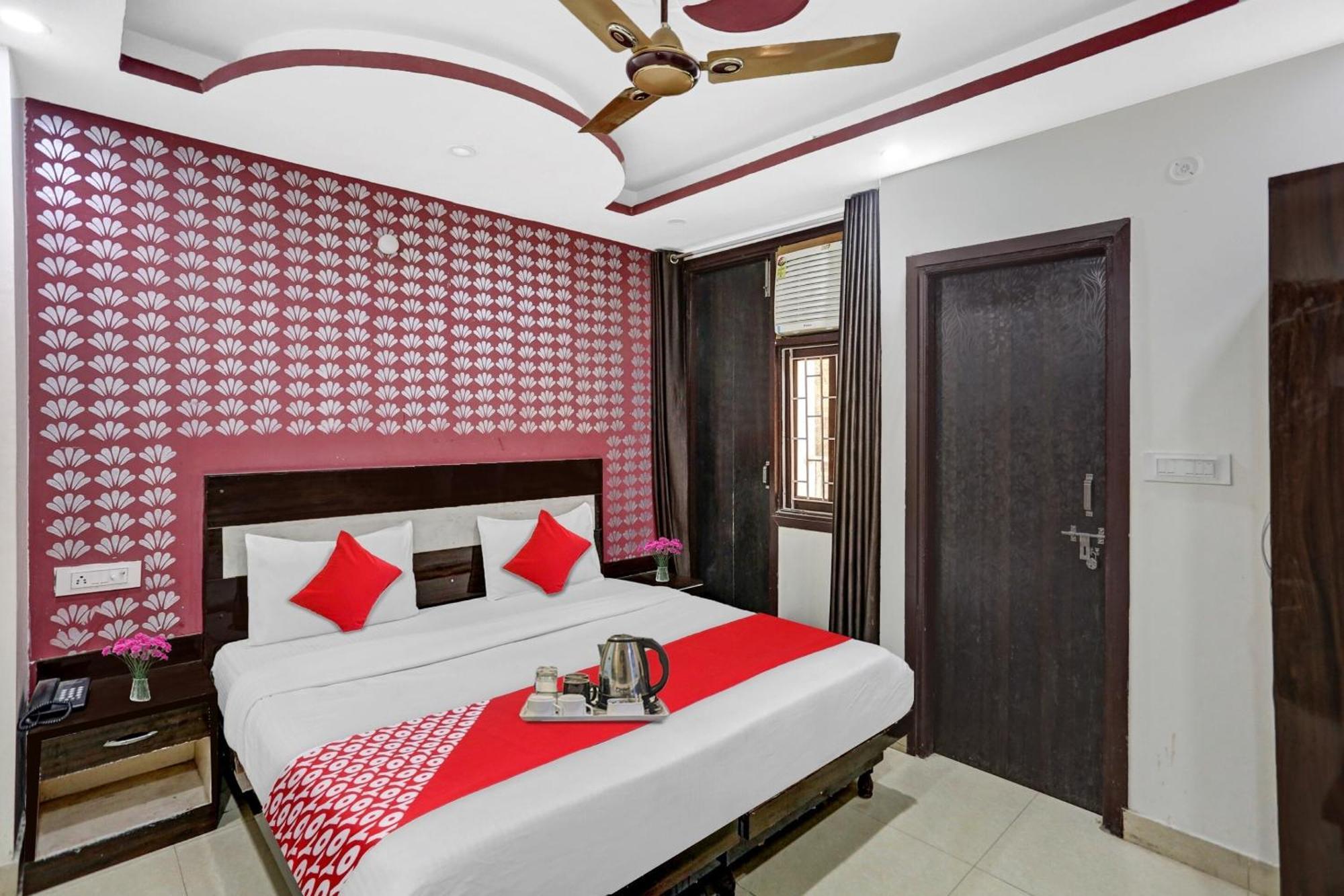 Hotel O Hotel Blue Orchid Ню Делхи Екстериор снимка